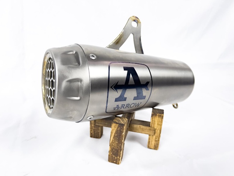 Arrow - lon Prorace titanium lưới họng vô 60mm
